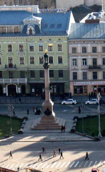 Это памятник посвящён Адаму Мицкевичу? если да то какой это город 